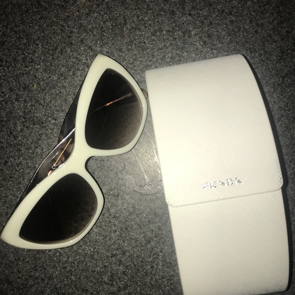 Authentic Prada sunglasses - Picture 1 of 7